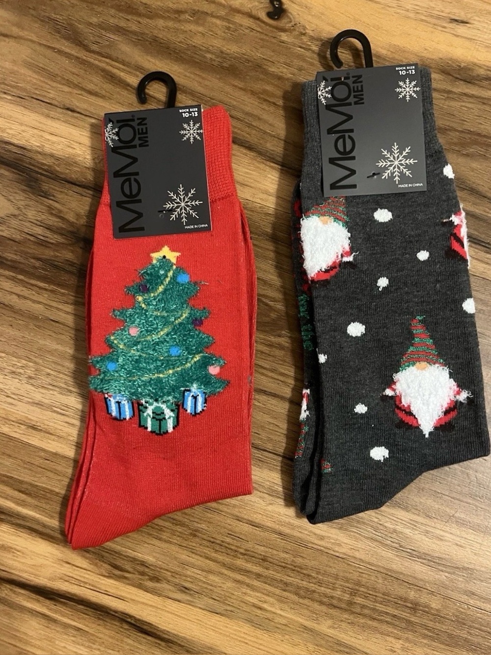 MeMoi Men’s Holiday Socks 2 Pair Shoe Size 8-12,  Red / Dark Grey Heather